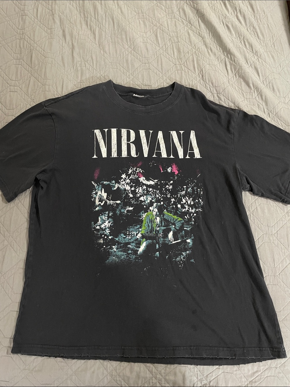 NIRVANA Unplugged Graphic Concert shirt